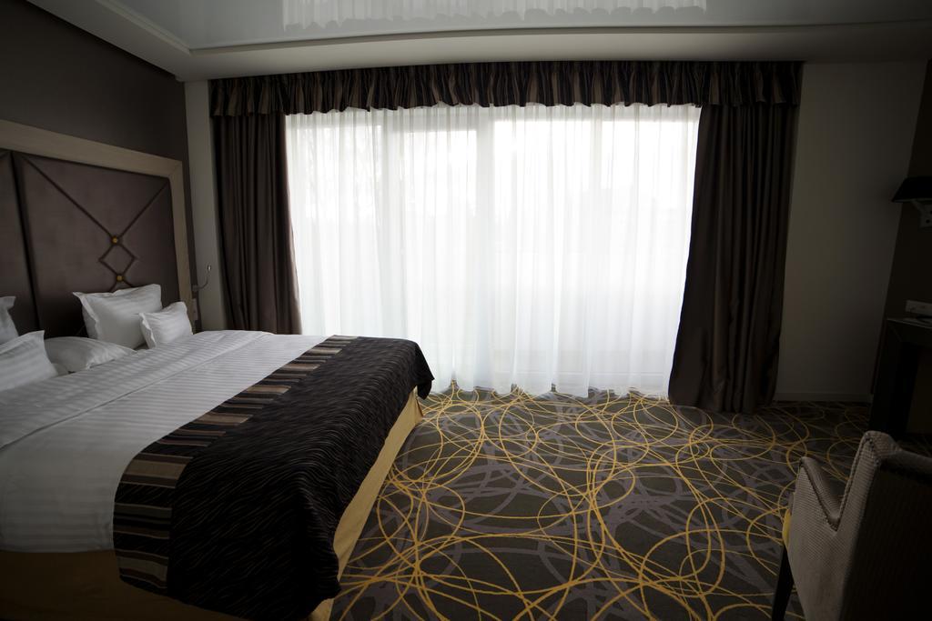 Exclusive Hotel & More سيبيو المظهر الخارجي الصورة
