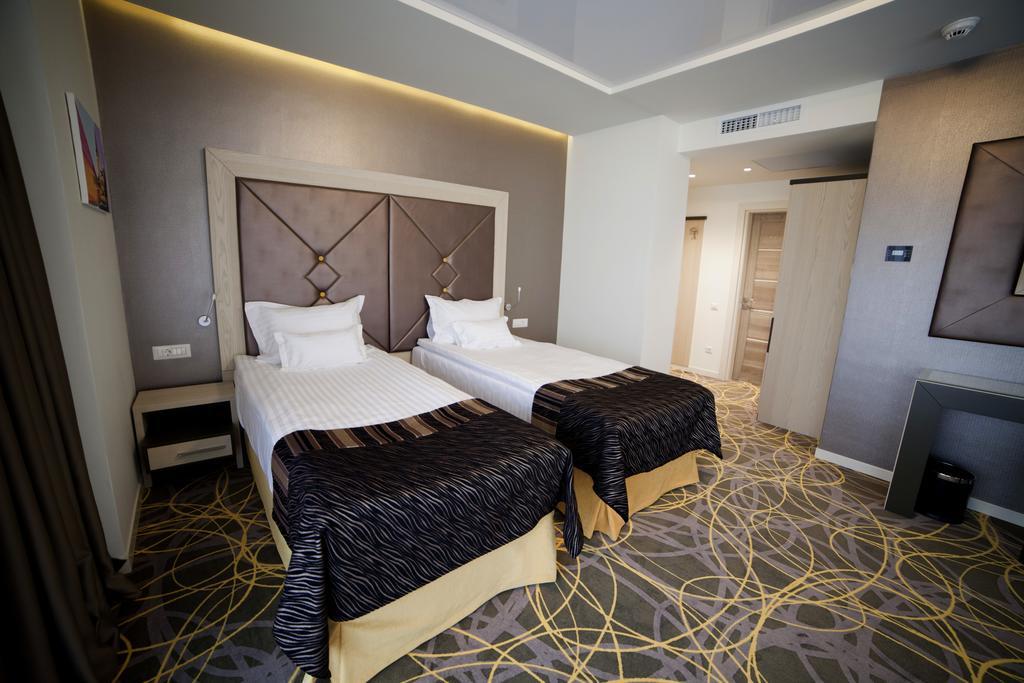Exclusive Hotel & More سيبيو المظهر الخارجي الصورة