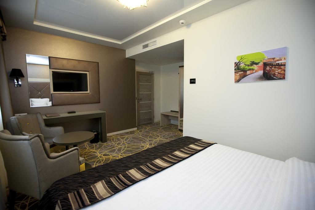 Exclusive Hotel & More سيبيو المظهر الخارجي الصورة