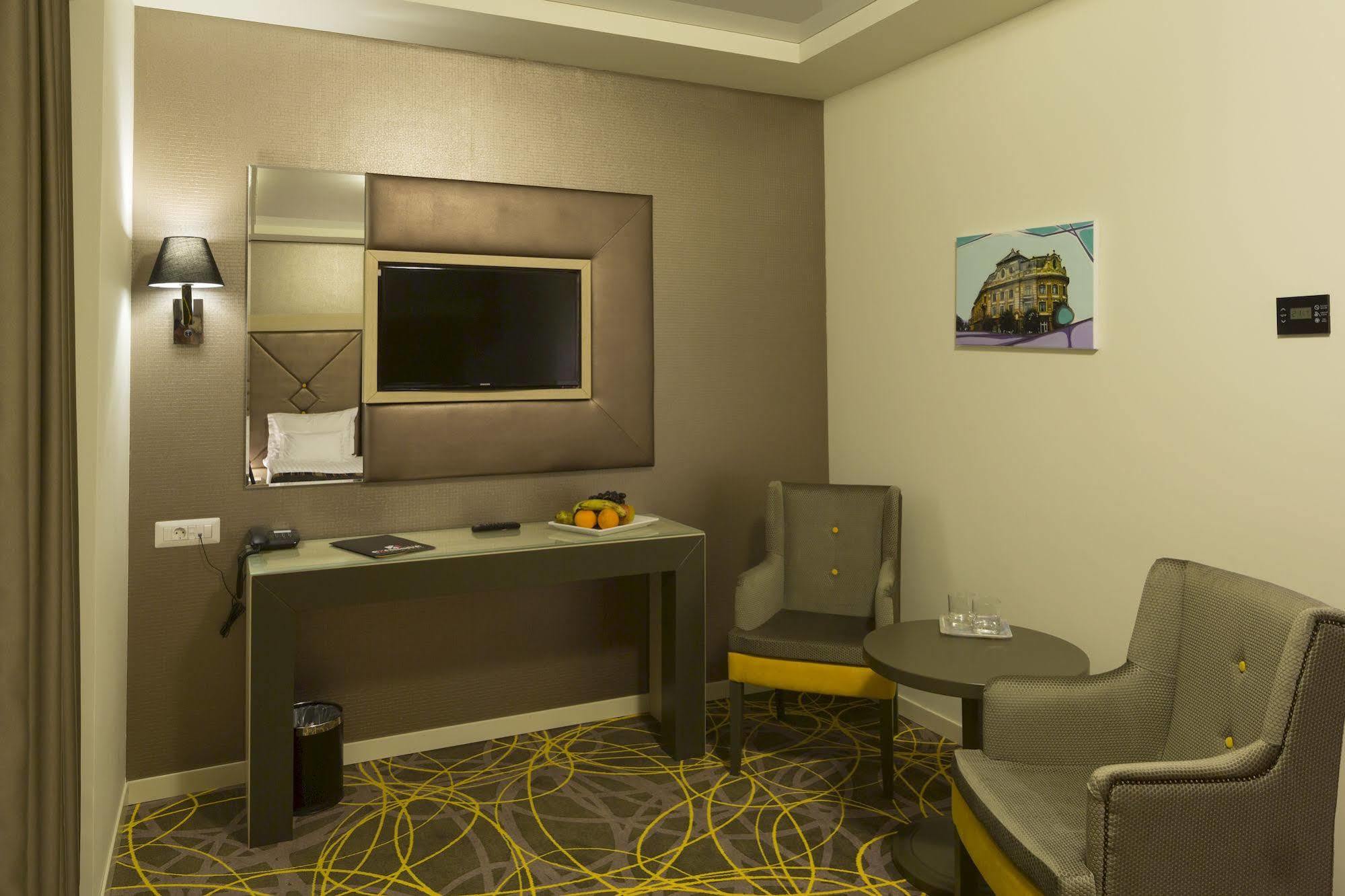 Exclusive Hotel & More سيبيو المظهر الخارجي الصورة
