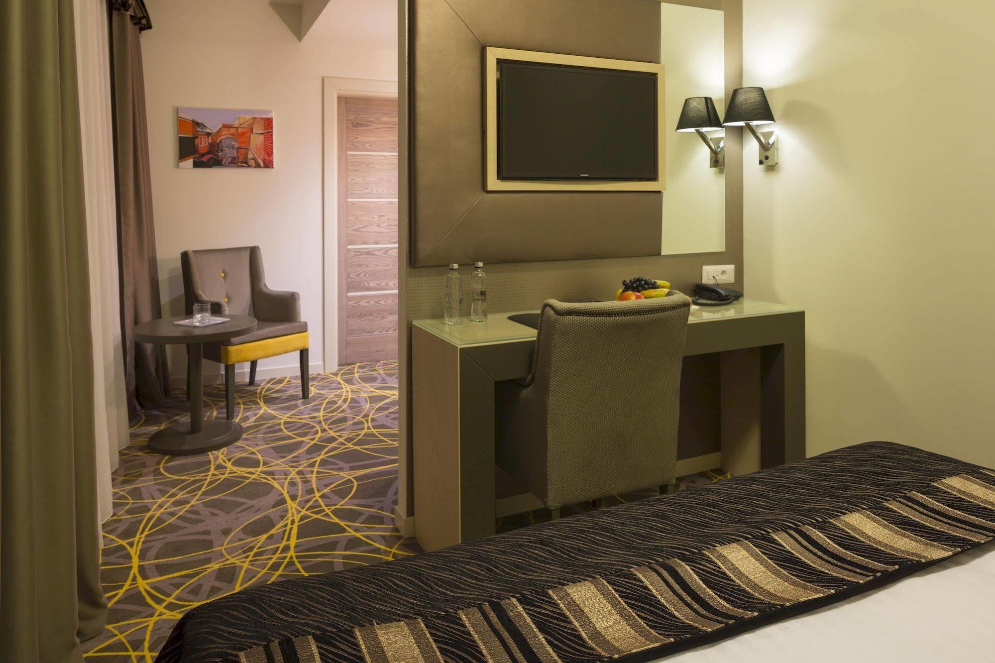 Exclusive Hotel & More سيبيو المظهر الخارجي الصورة