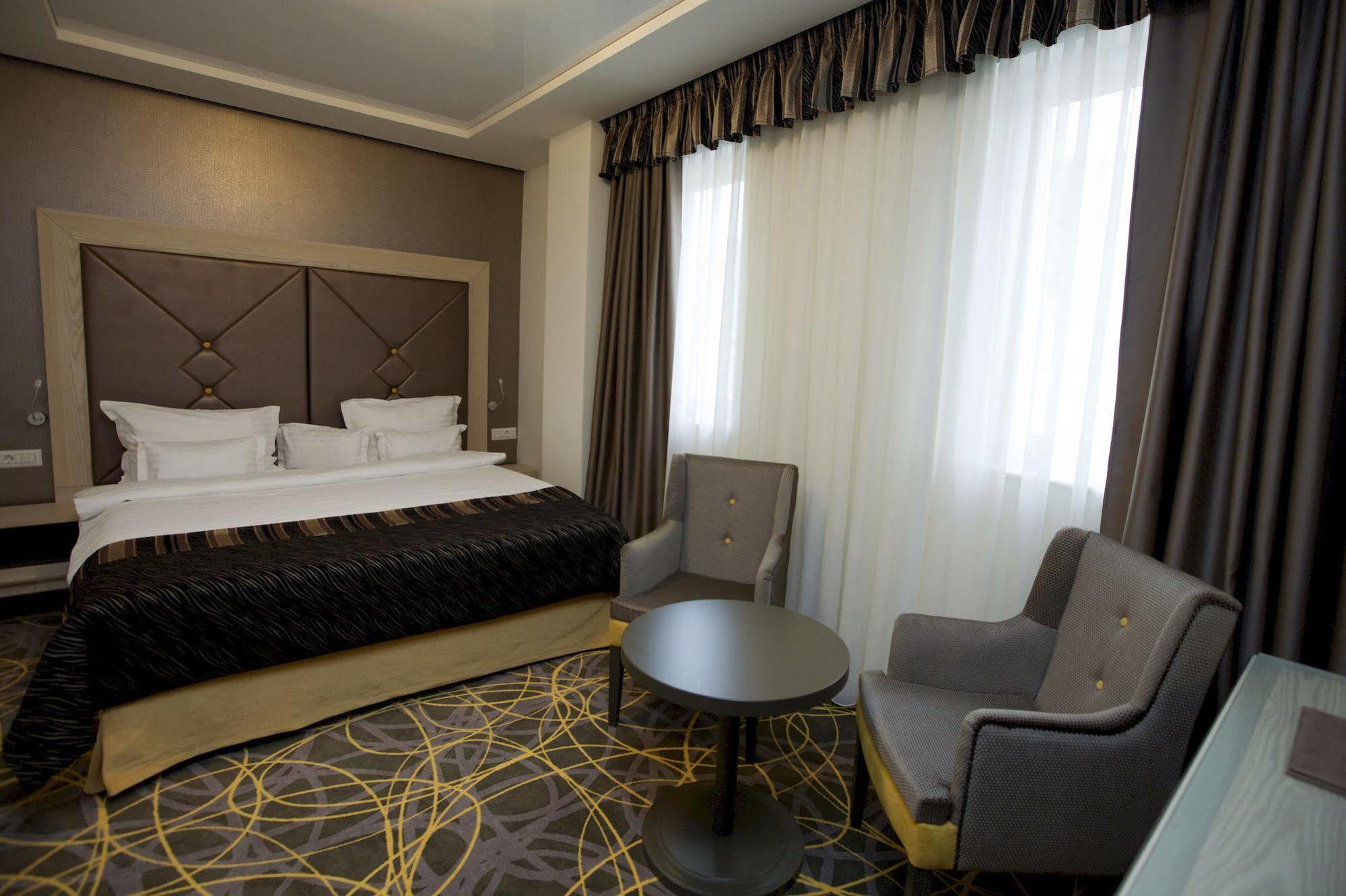Exclusive Hotel & More سيبيو المظهر الخارجي الصورة