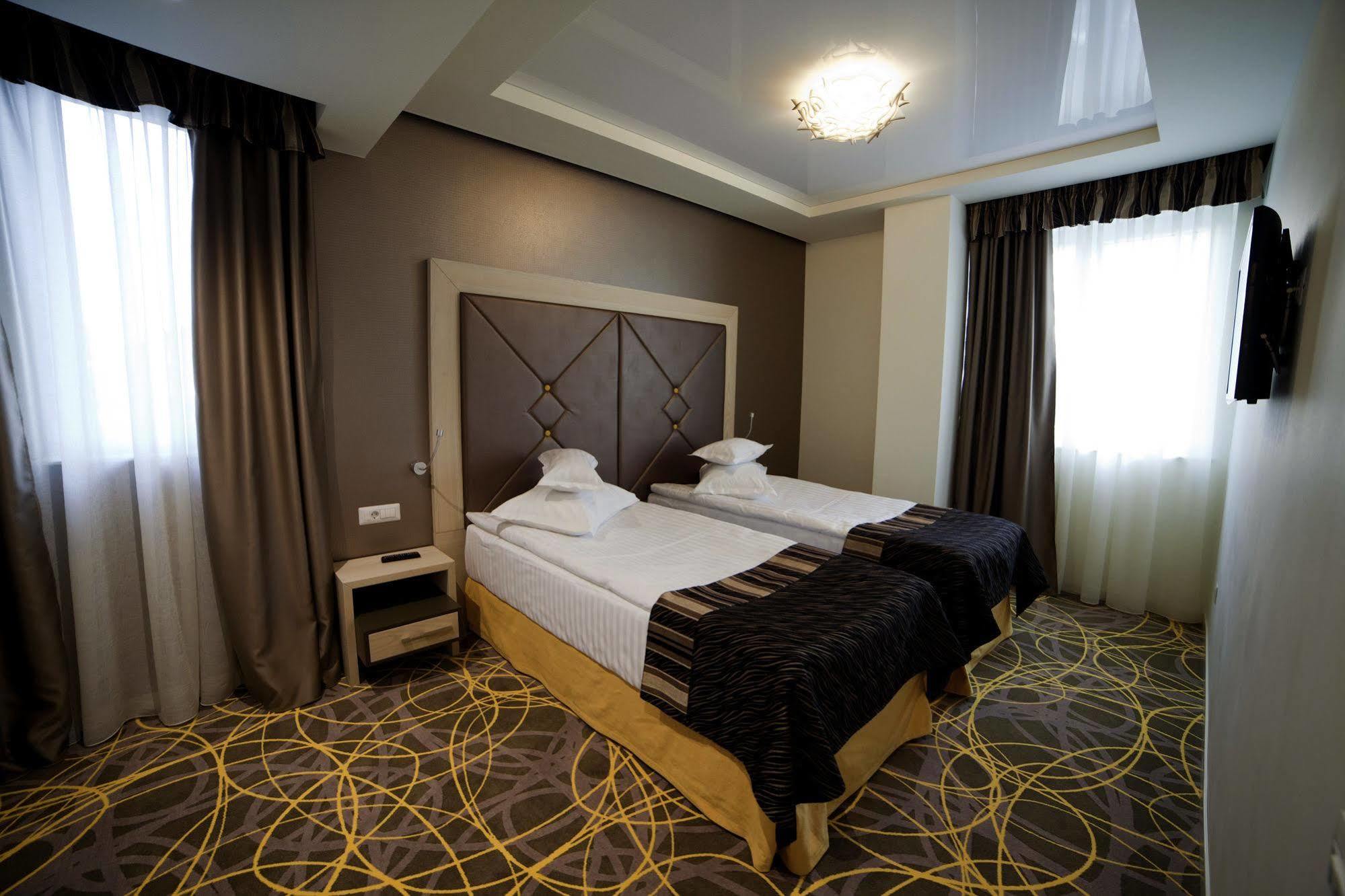 Exclusive Hotel & More سيبيو المظهر الخارجي الصورة